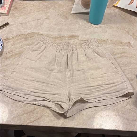 Aritzia Wilfred linen shorts - Picture 1 of 2